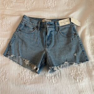 Abercrombie & Fitch Mid Rise A-Line Short
